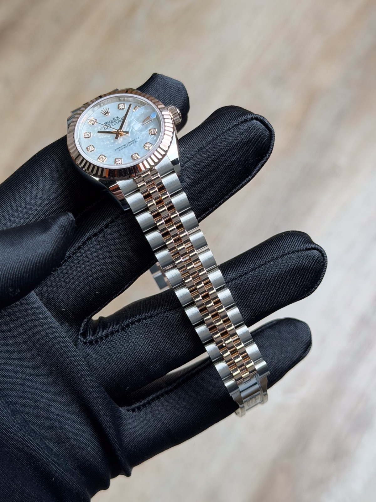 Rolex Datejust 28 MOP Pearl Diamond Fluted Jubilee Preowned 2017 279171