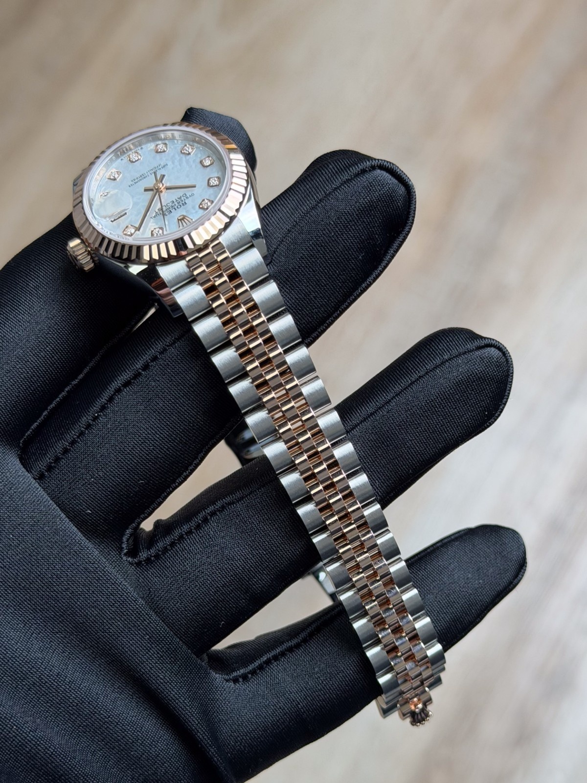 Rolex Datejust 28 MOP Pearl Diamond Fluted Jubilee 2026 Unworn 279171