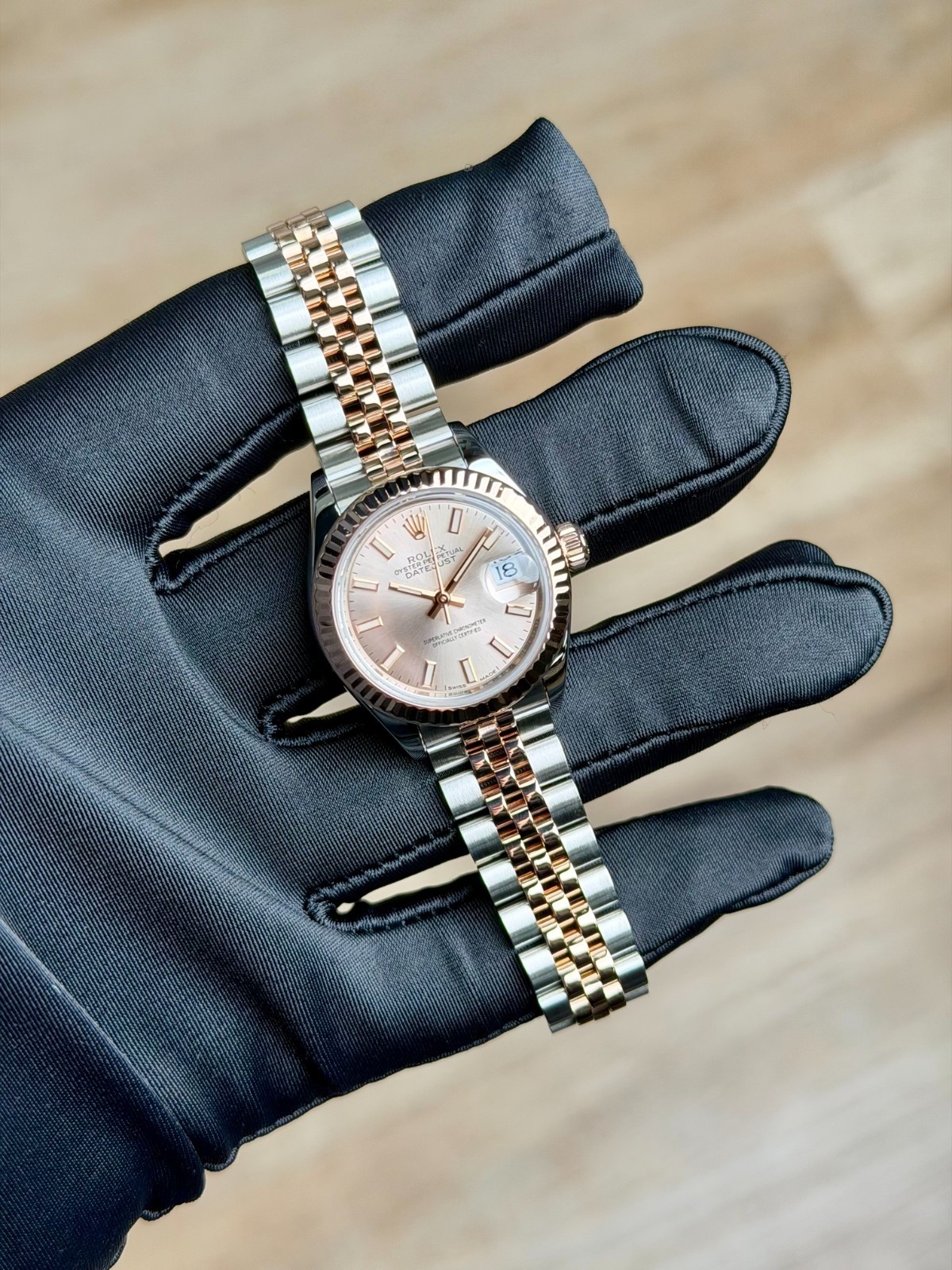 Rolex Datejust 28 Rose Sundust Index Fluted Jubilee Preowned 2021 279171