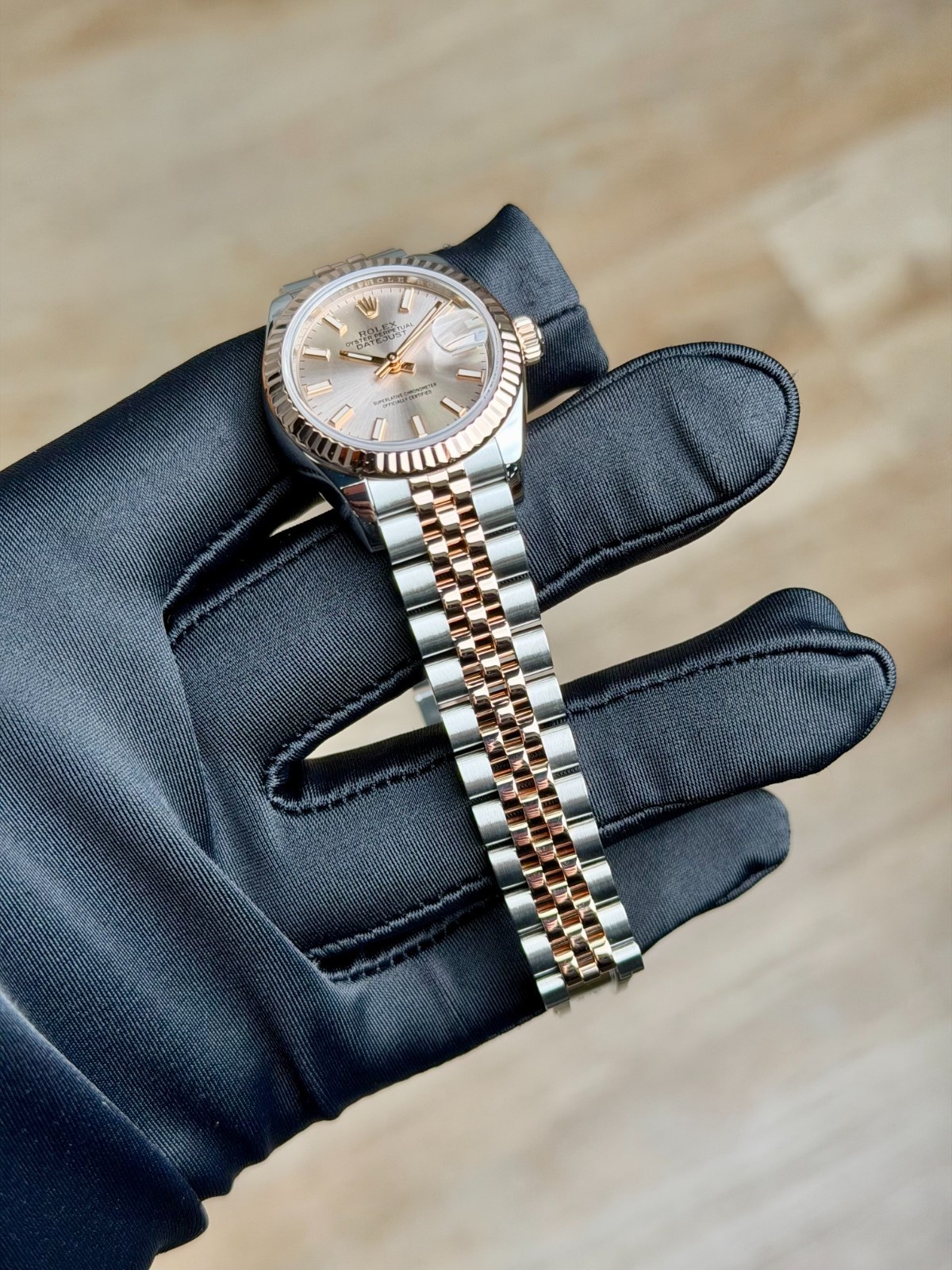 Rolex Datejust 28 Rose Sundust Index Fluted Jubilee Preowned 2021 279171