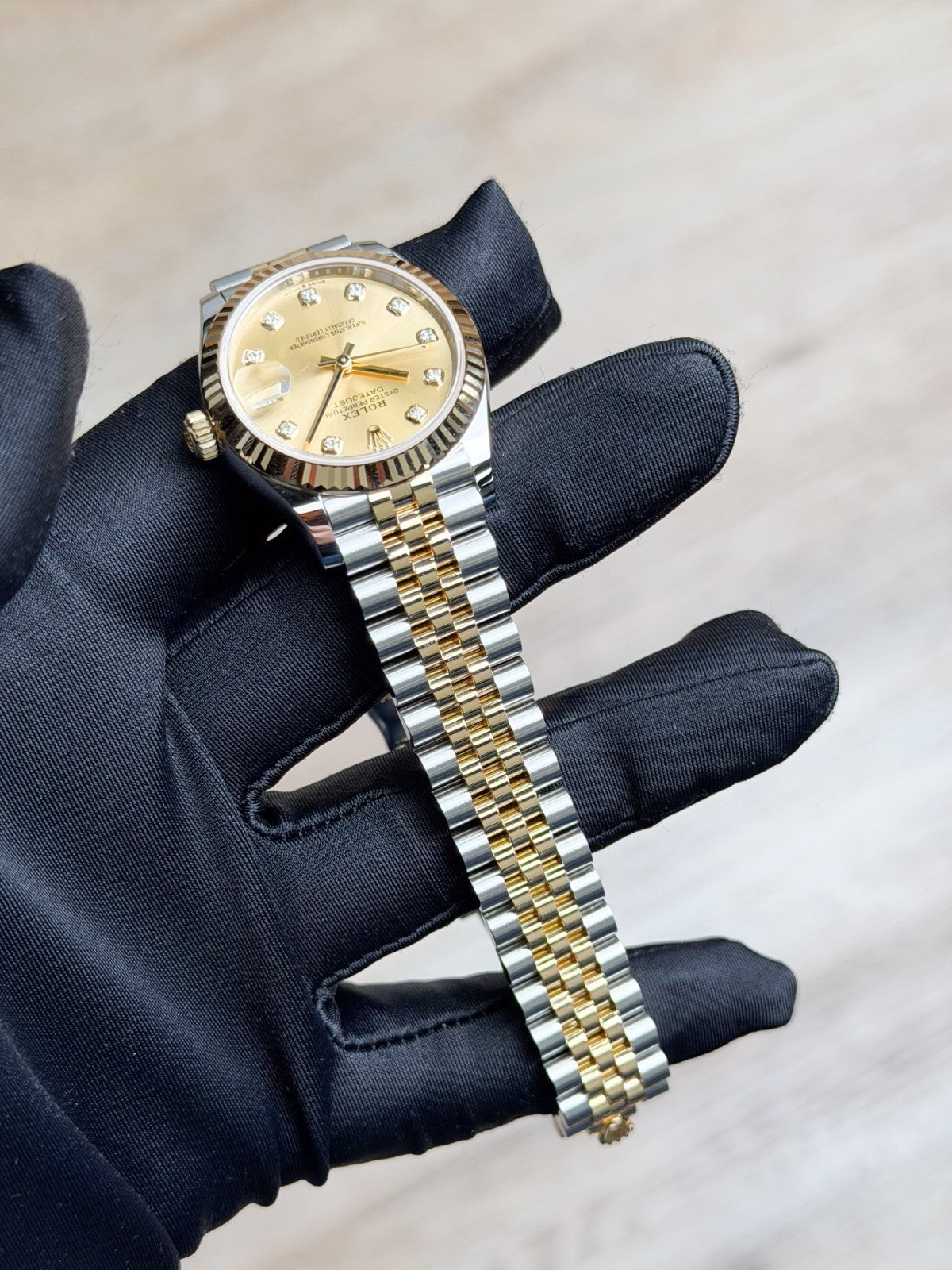 Rolex Datejust 31mm Champagne Diamond Fluted Jubilee 2026 Unworn 278273
