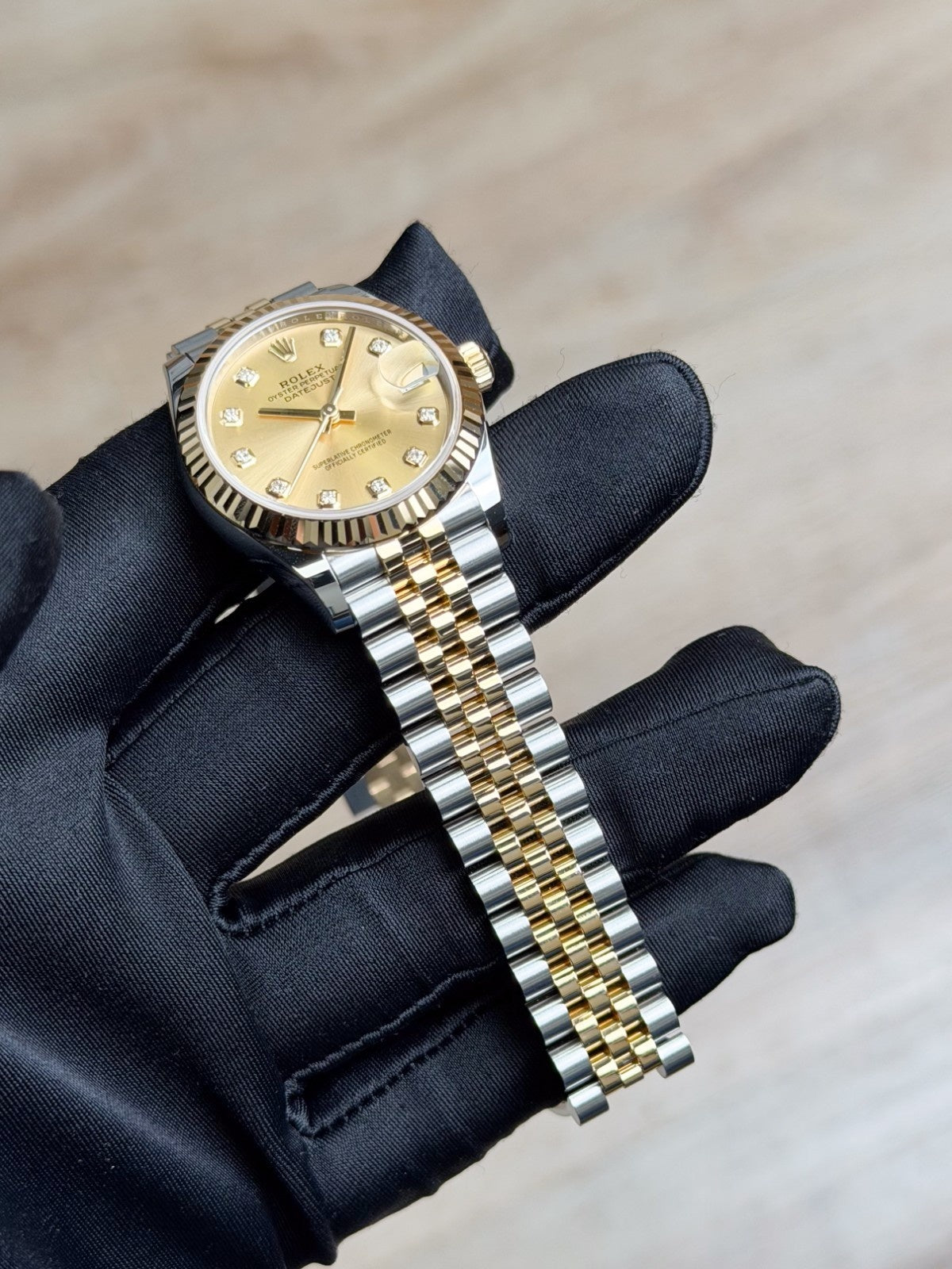 Rolex Datejust 31mm Champagne Diamond Fluted Jubilee 2026 Unworn 278273