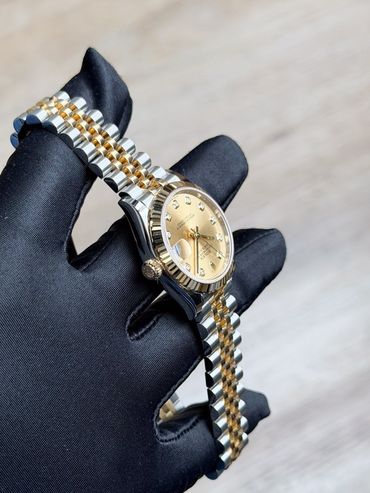 Rolex Datejust 31mm Champagne Diamond Fluted Jubilee 2026 Unworn 278273
