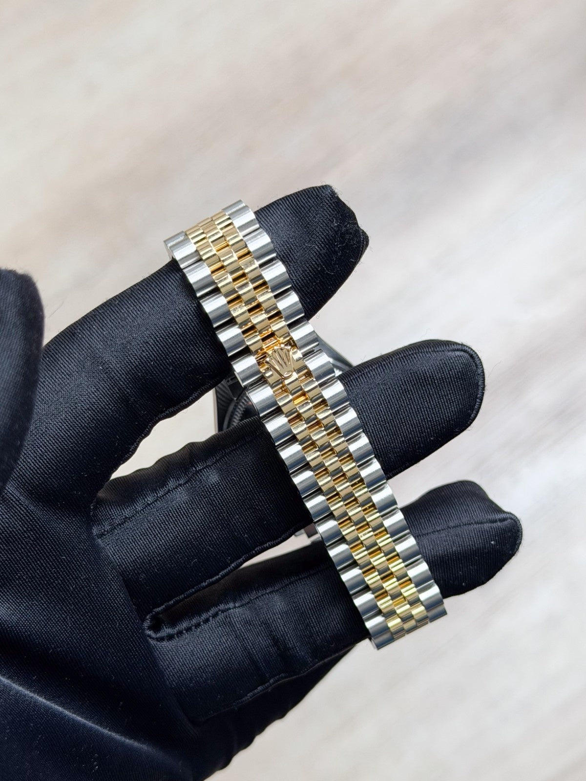 Rolex Datejust 31mm Champagne Diamond Fluted Jubilee 2026 Unworn 278273