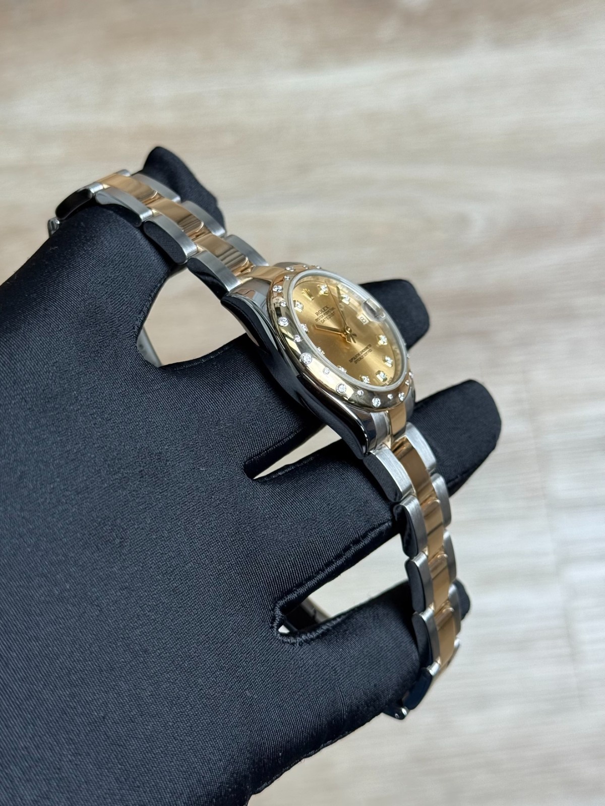 Rolex Datejust 31 Champagne Diamond Domed Oyster Preowned 2017 178343RBR
