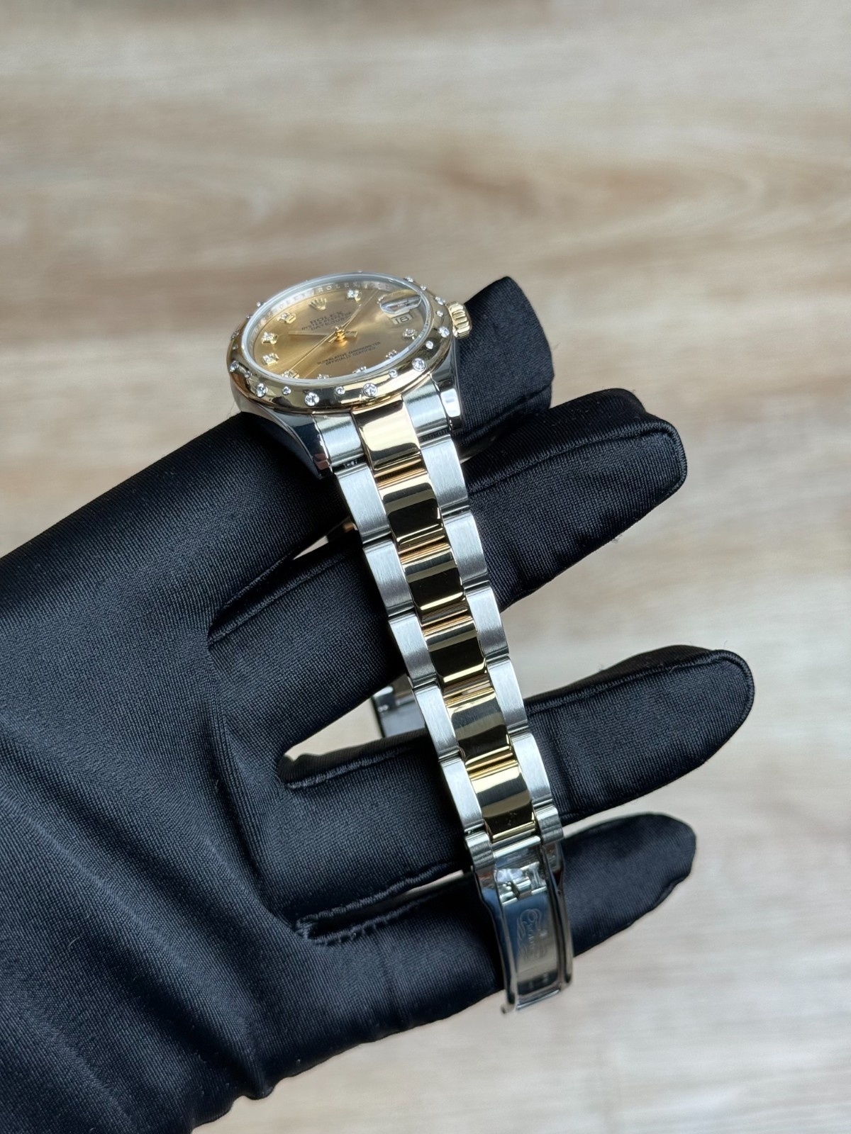 Rolex Datejust 31 Champagne Diamond Domed Oyster Preowned 2017 178343RBR