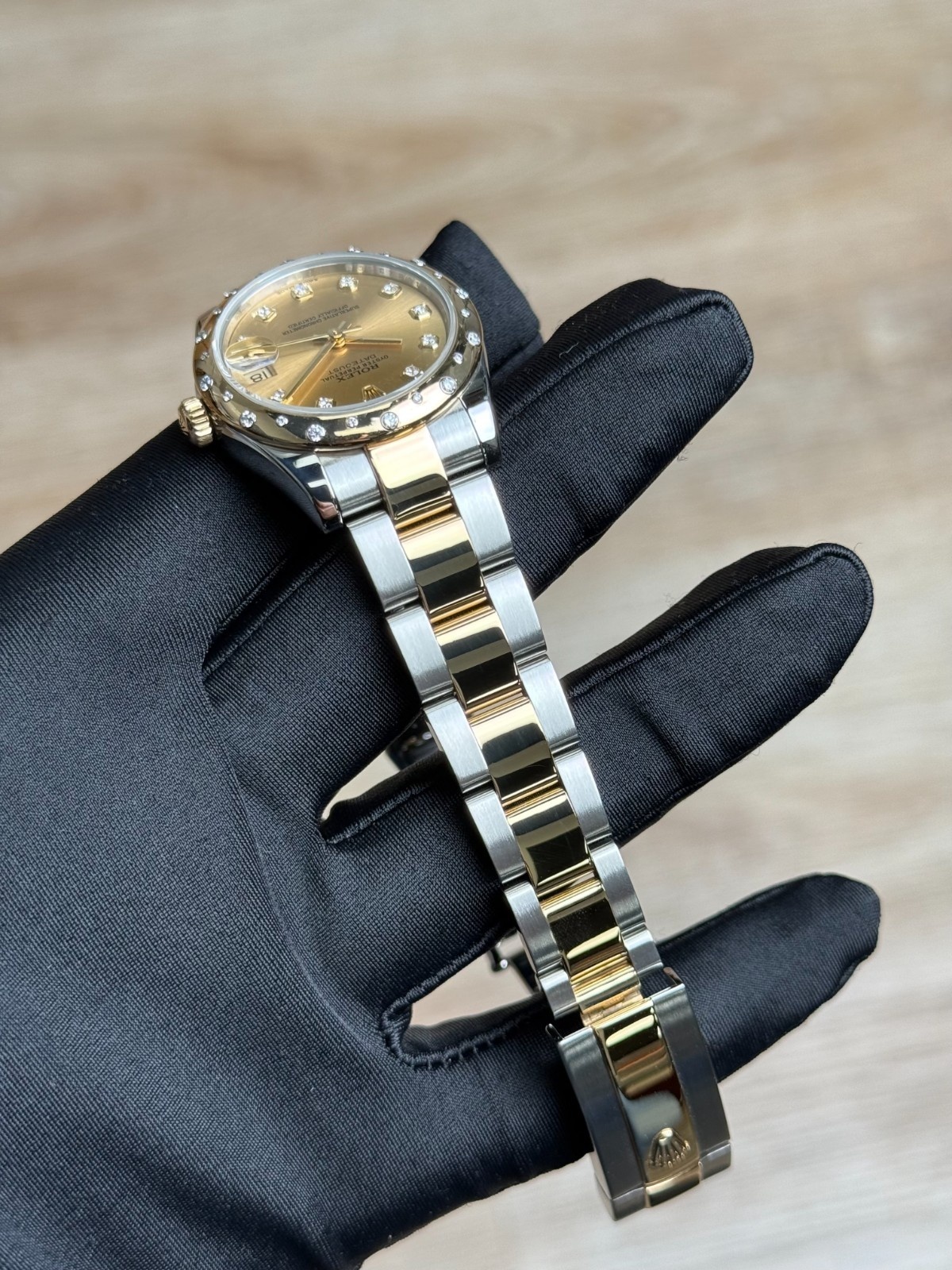 Rolex Datejust 31 Champagne Diamond Domed Oyster Preowned 2017 178343RBR