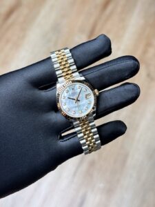 Rolex Datejust 31 MOP Pearl Diamond Fluted Jubilee 2026 Unworn 278273