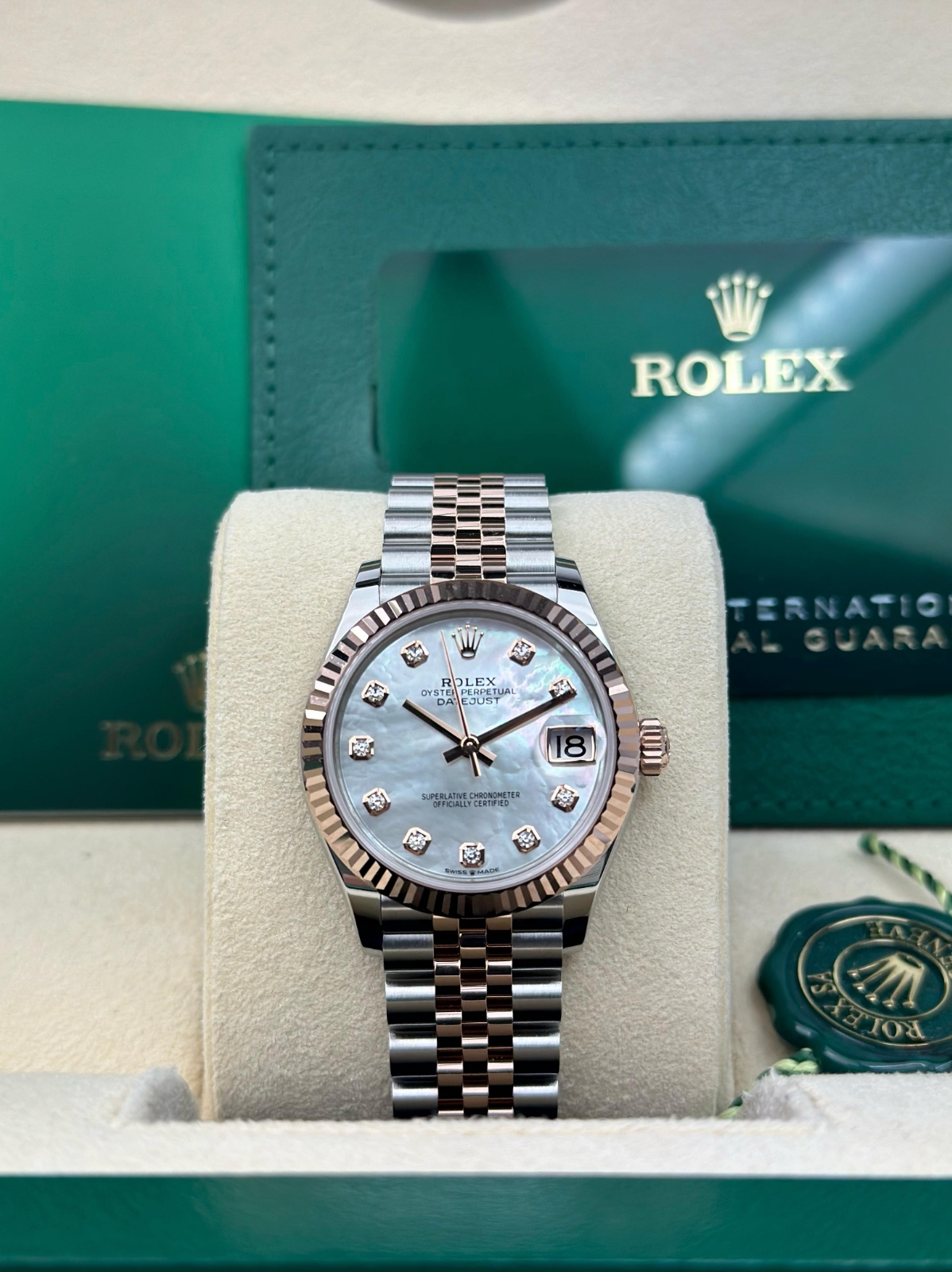 Rolex Datejust 31 MOP Pearl Diamond Fluted Jubilee 2026 Unworn 278271