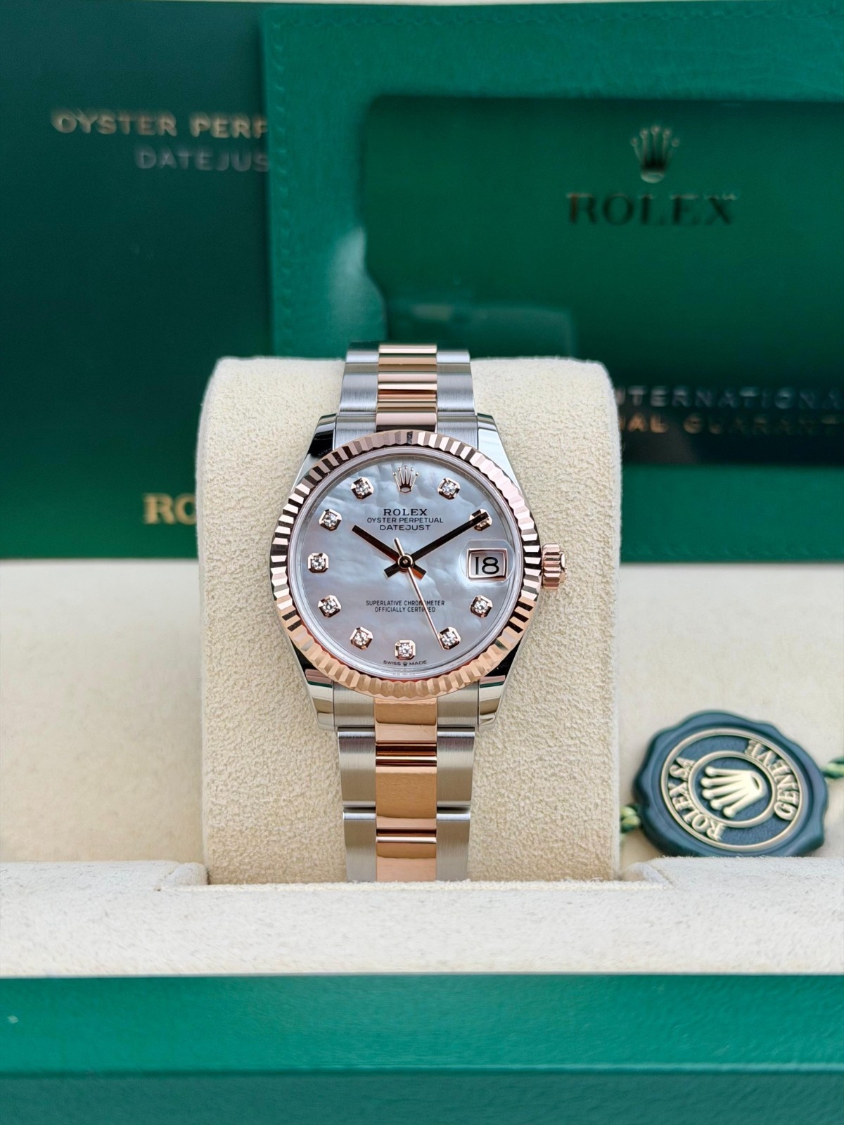 Rolex Datejust 31 MOP Pearl Diamond Fluted Oyster 2026 Unworn 278271