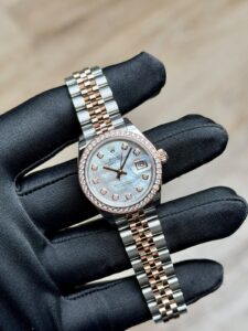 Rolex Datejust 28 MOP Pearl Diamond Bezel Jubilee 2026 Unworn 279381RBR