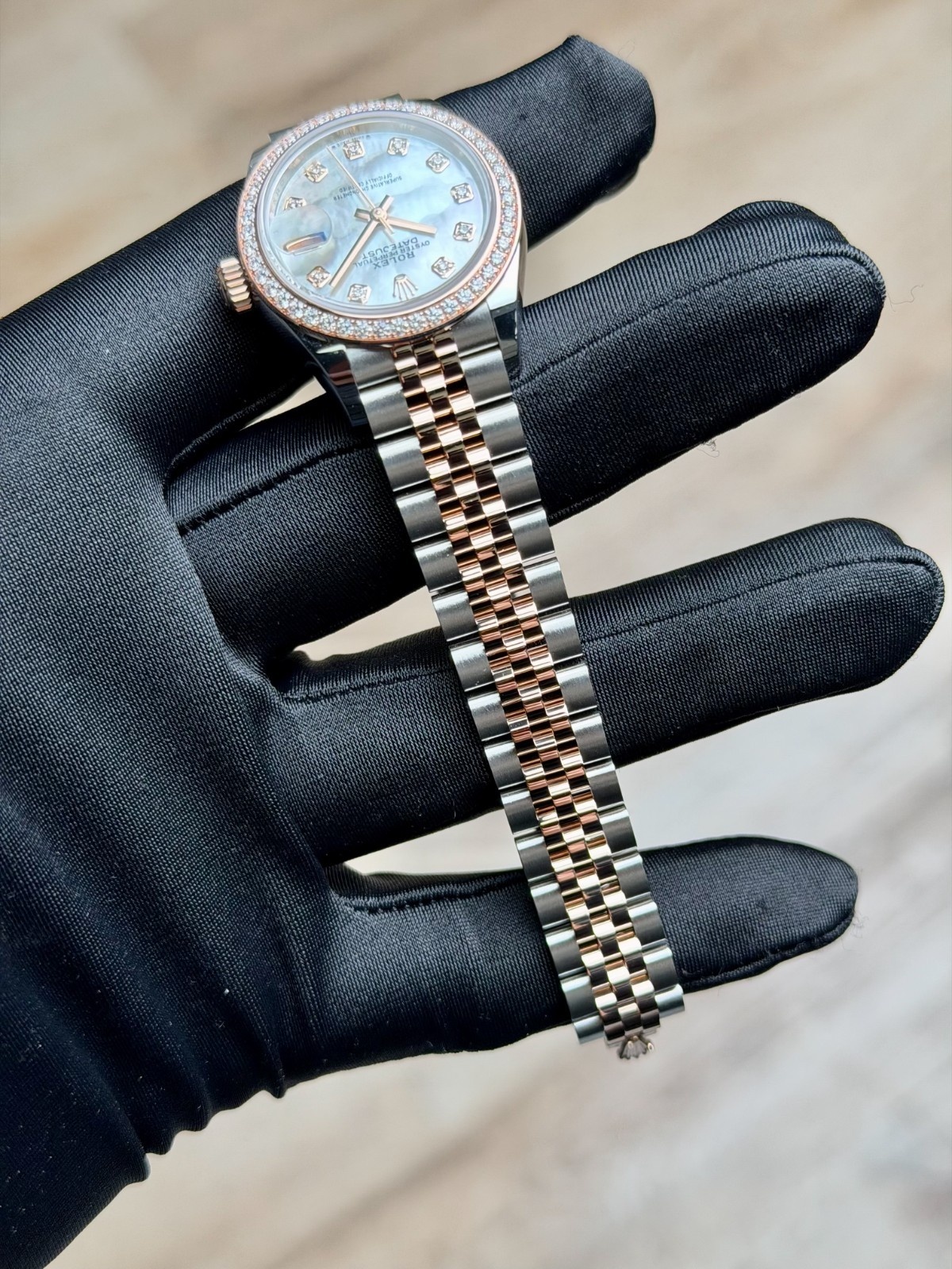 Rolex Datejust 28 MOP Pearl Diamond Bezel Jubilee 2026 Unworn 279381RBR