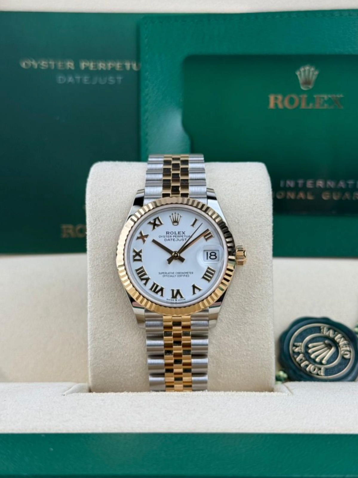 Rolex Datejust 31 White Roman Fluted Jubilee 2026 Unworn 278273