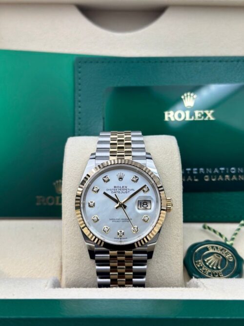 Rolex Datejust 36 MOP Pearl Diamond Fluted Jubilee 2026 Unworn 126233