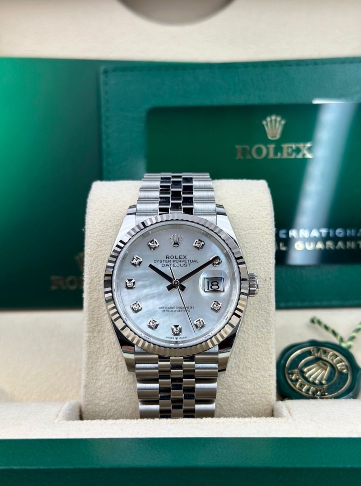 Rolex Datejust 36 MOP Pearl Diamond Fluted Jubilee 2026 Unworn 126234