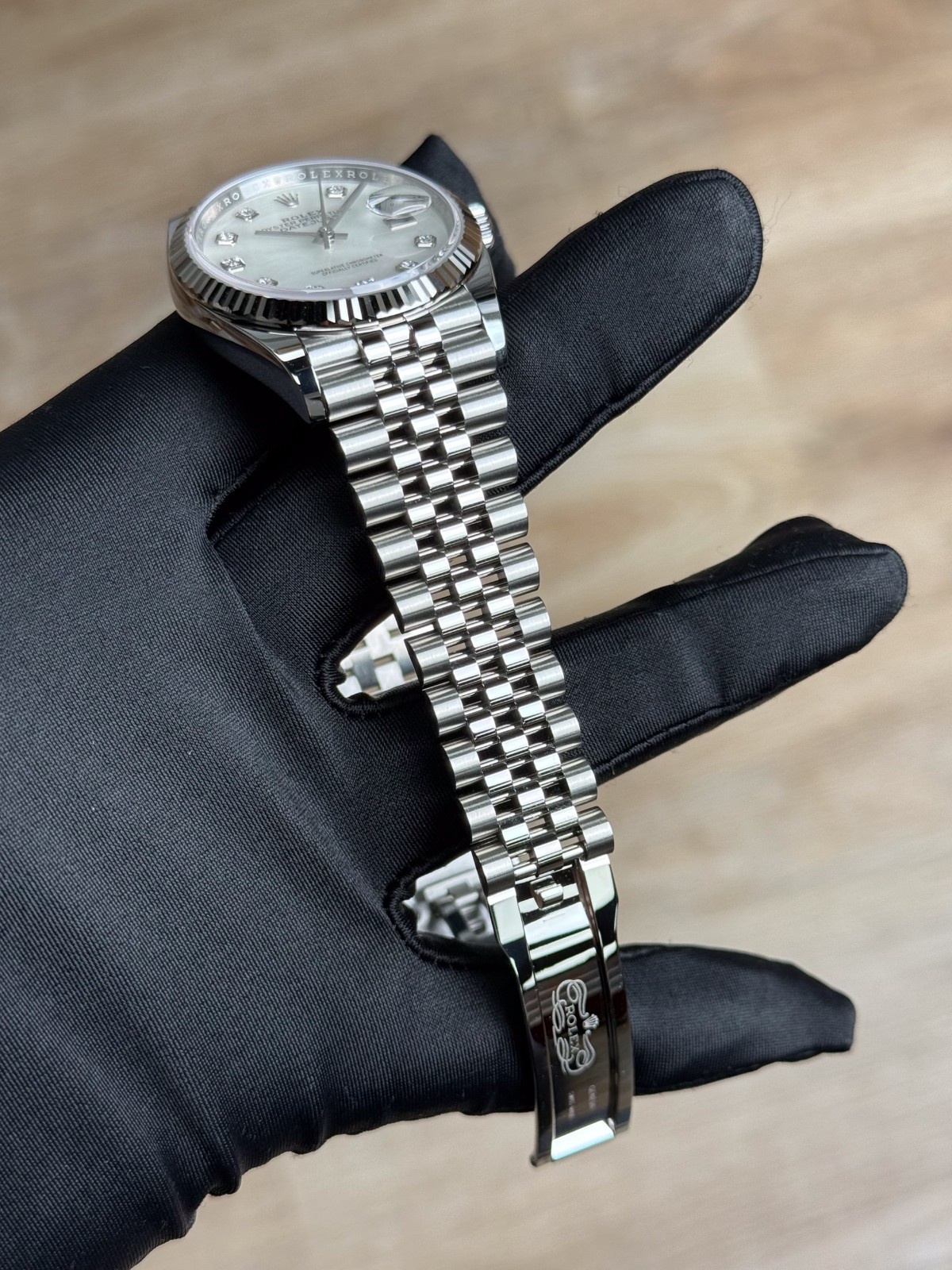 Rolex Datejust 36 MOP Pearl Diamond Fluted Jubilee 2026 Unworn 126234