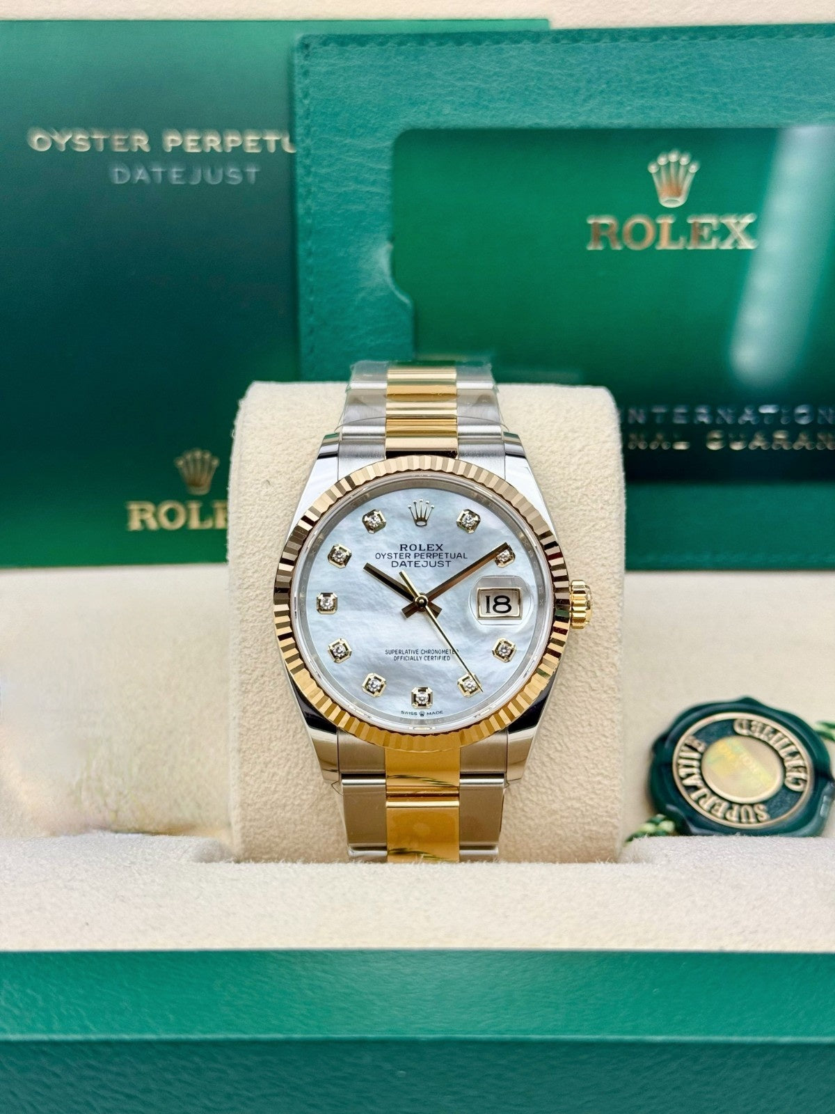 Rolex Datejust 36 MOP Pearl Diamond Fluted Oyster 2026 Unworn 126233