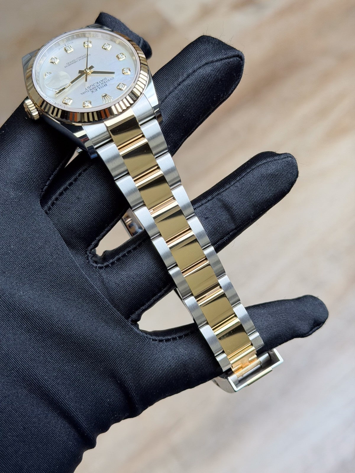 Rolex Datejust 36 MOP Pearl Diamond Fluted Oyster 2026 Unworn 126233