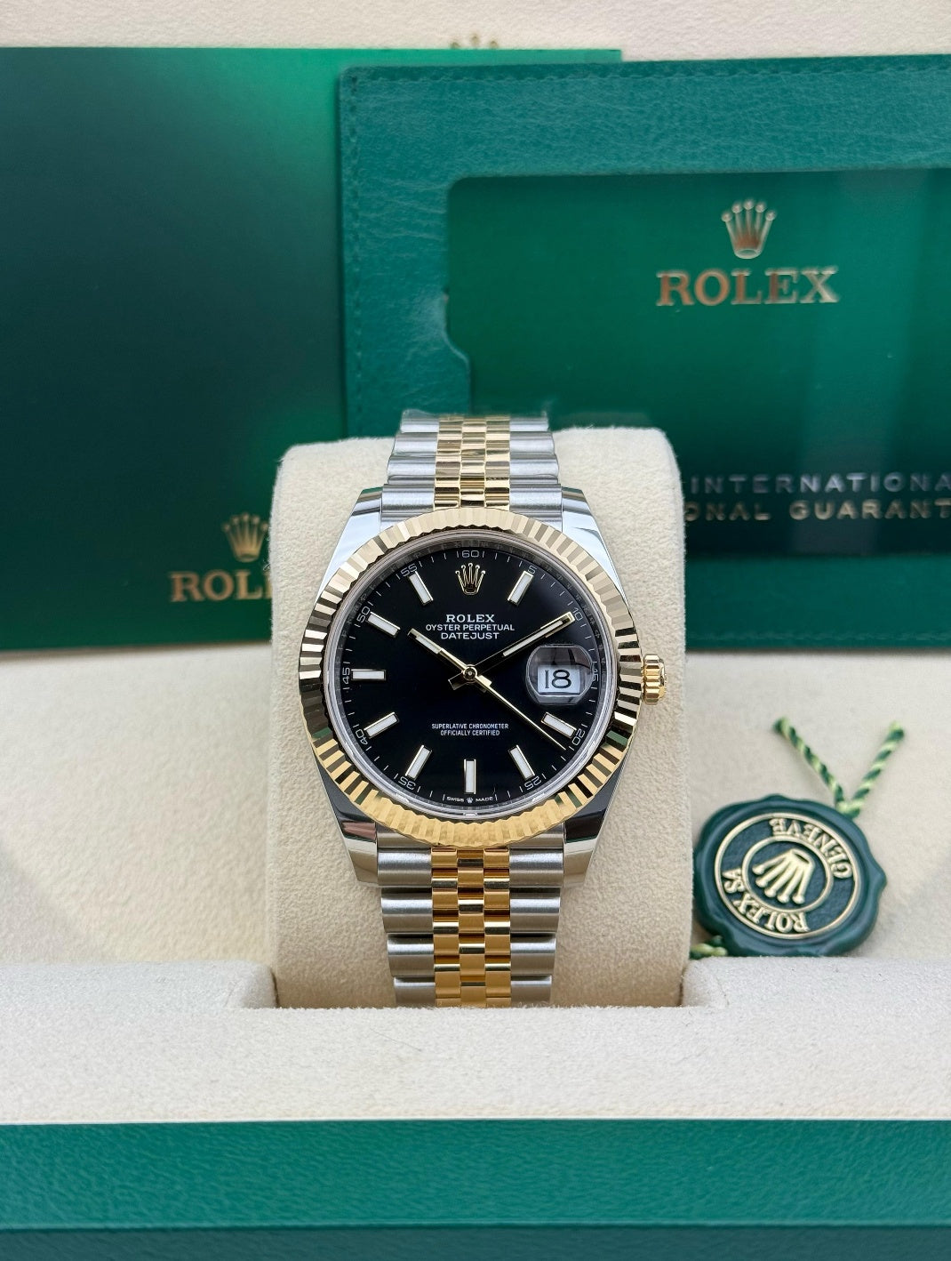 Rolex Datejust 41 Black Index Fluted Jubilee 2026 Unworn 126333