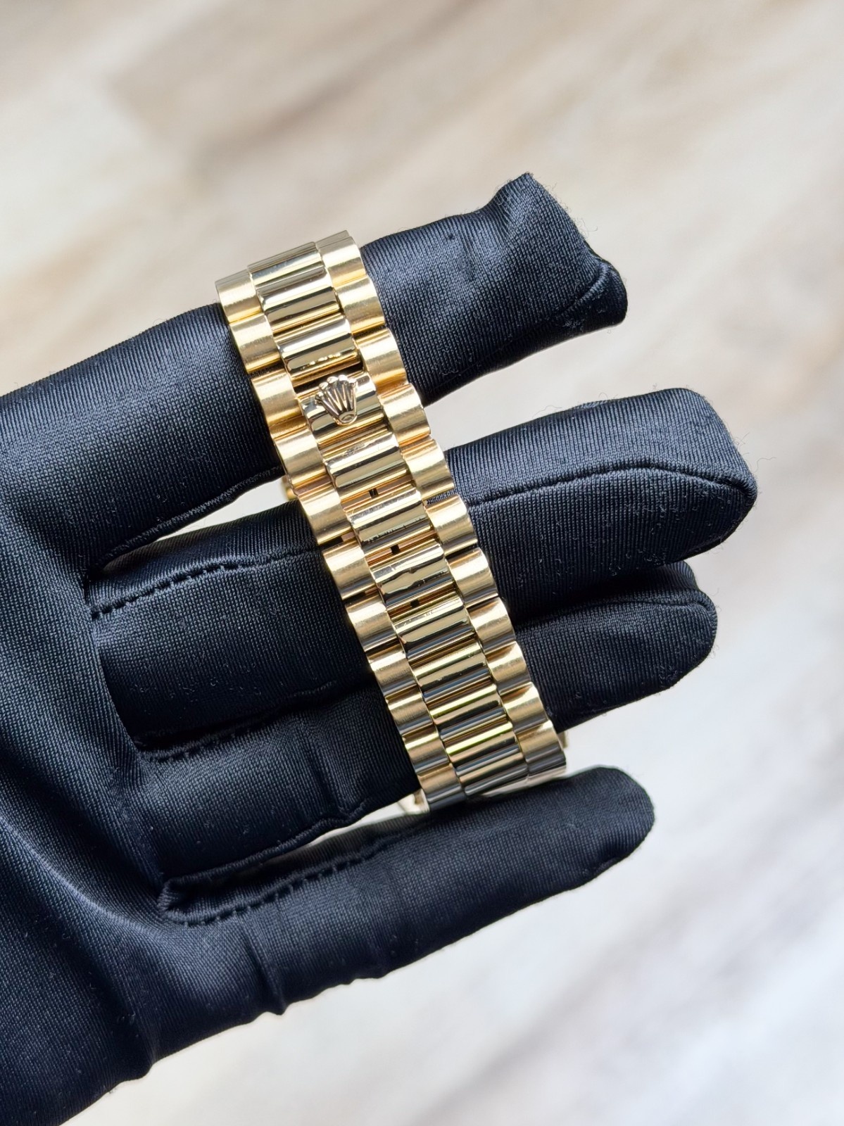 Rolex Day-Date 36 Champagne Diamond Fluted President Preowned Watch&Box 18238