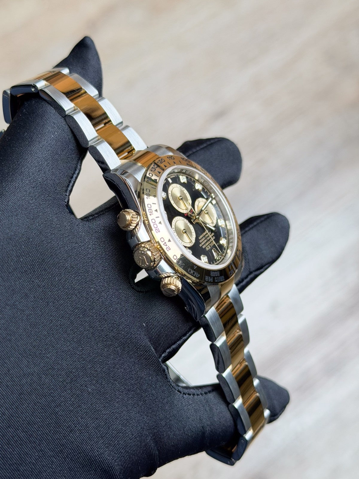 Rolex Daytona 40 Black/Sundust Diamond Oyster 2026 Unworn 126503