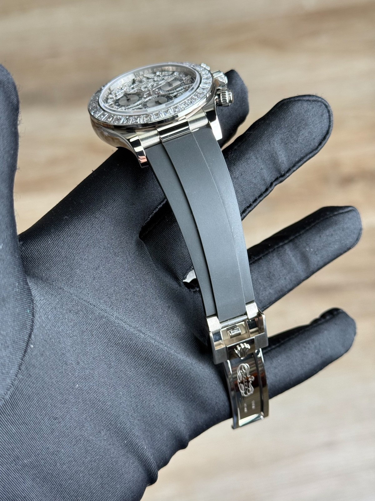 Rolex Daytona 40 Eye of Tiger Diamond Bezel Oysterflex Preowned 2021 116589TBR