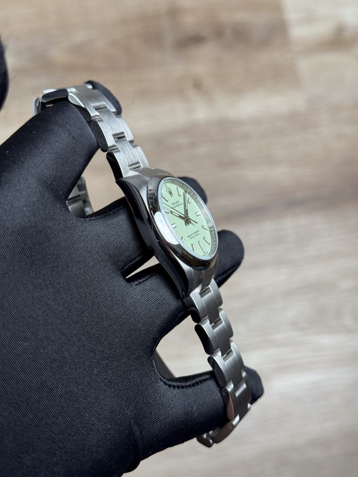 Rolex Oyster Perpectual 34 Pistachio Index Smooth Oyster 2026 Unworn 124200