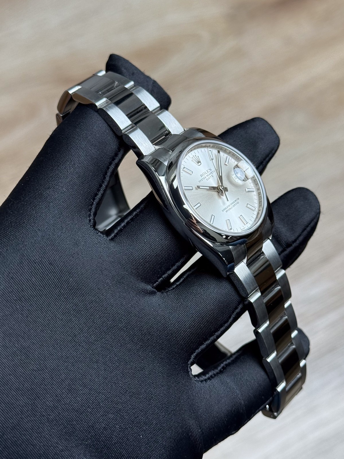 Rolex Oyster Perpetual 34 Silver Index Smooth Oyster Preowned 2018 115200