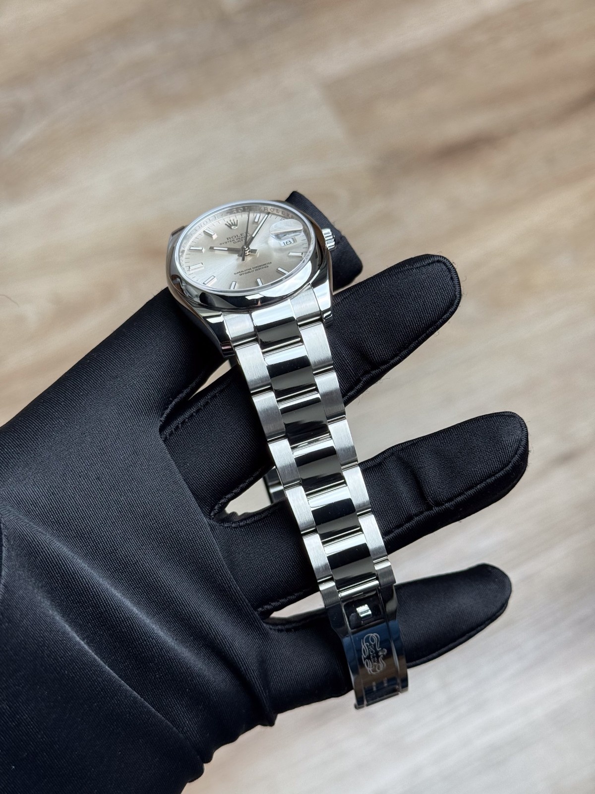 Rolex Oyster Perpetual 34 Silver Index Smooth Oyster Preowned 2018 115200