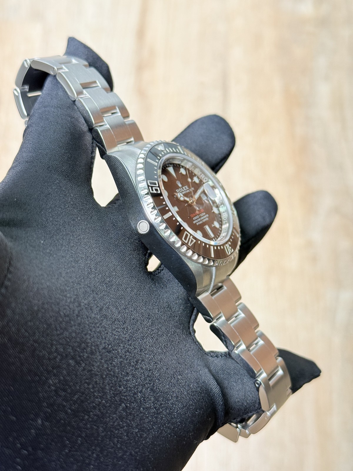 Rolex Sea-Dweller 43 Black/Black Oyster Preowned 2024 126600
