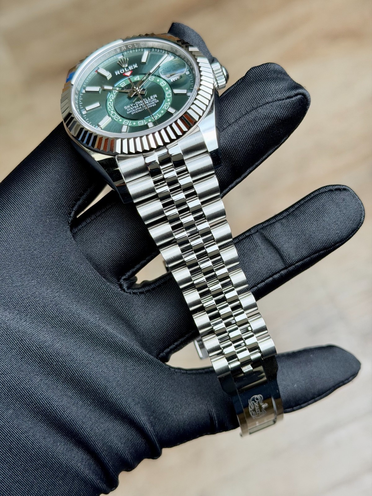 Rolex Sky-Dweller 42 Mint Green Index Fluted Jubilee 2026 Unworn 336934