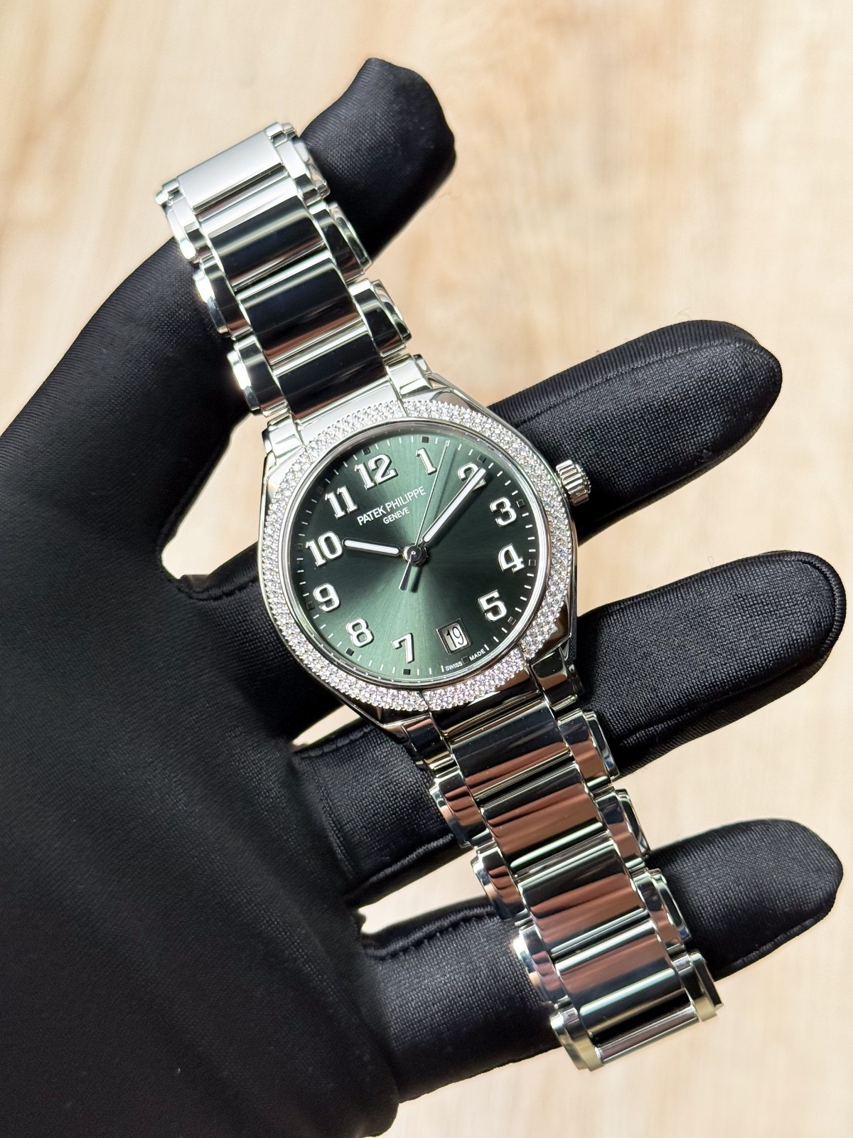 Patek Phillippe Twenty~4 Olive Green Arabic Diamond 2026 Unworn 7300/1200A-011