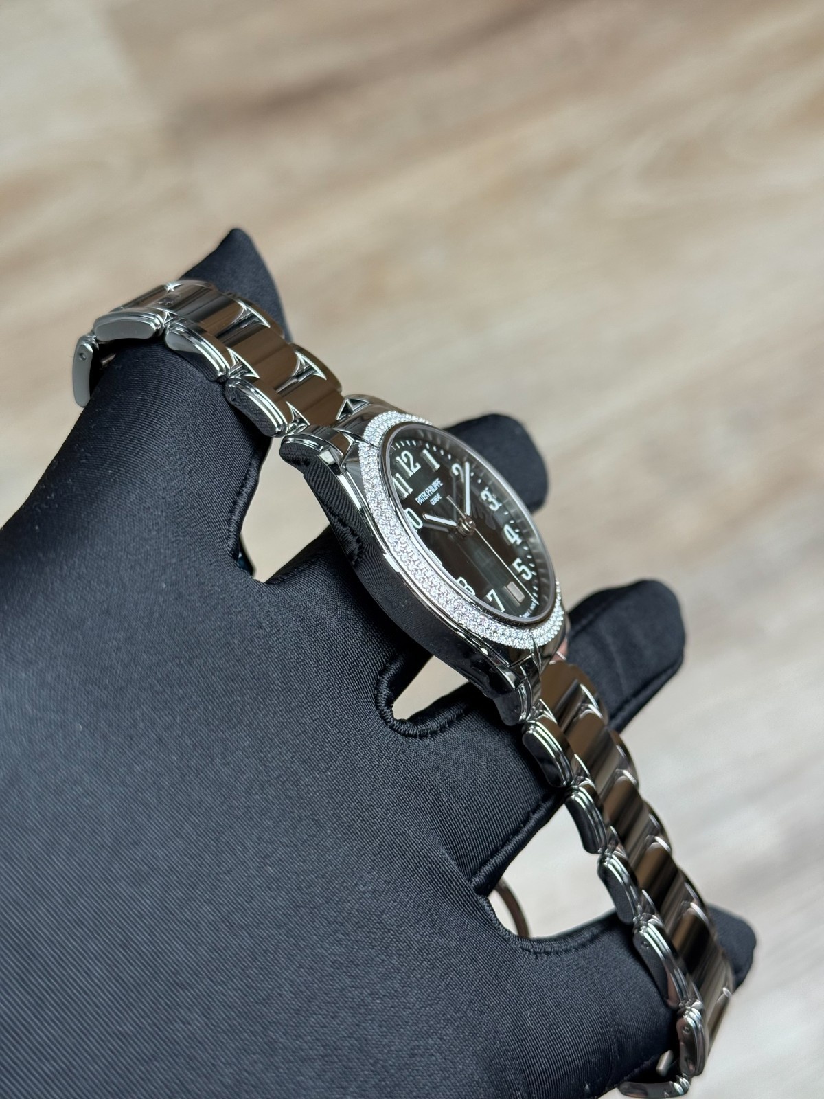 Patek Phillippe Twenty~4 Olive Green Arabic Diamond 2026 Unworn 7300/1200A-011